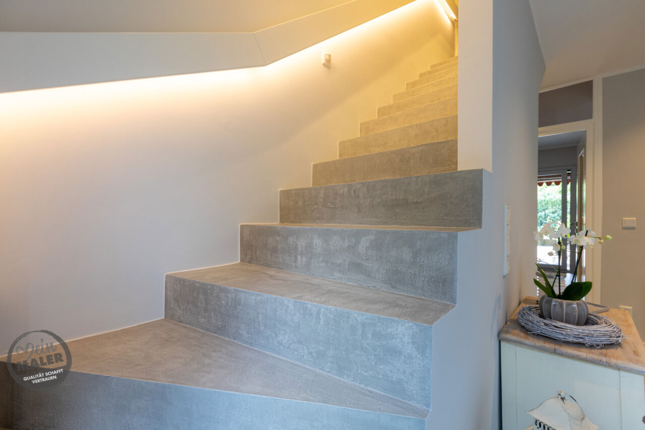 Frescolori Betonoptik-Treppe in fugenloser Spachteltechnik